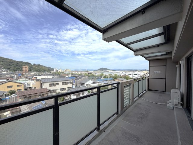 スターランド矢野駅前の展望|バルコニーからは海も見ることができ気持ちいいです。