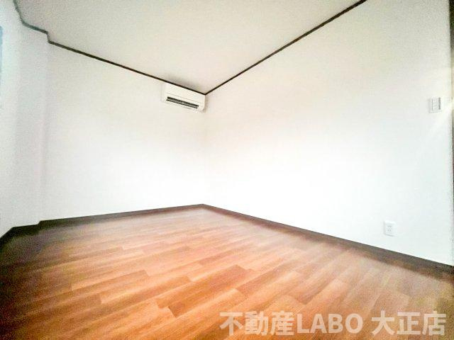 福井ビルの洋室