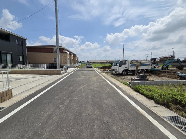 新築　太田市岩松町2期　GRAFARE　１号棟	の前面道路含む現地写真|現地写真　北側接道幅員約6ｍ
