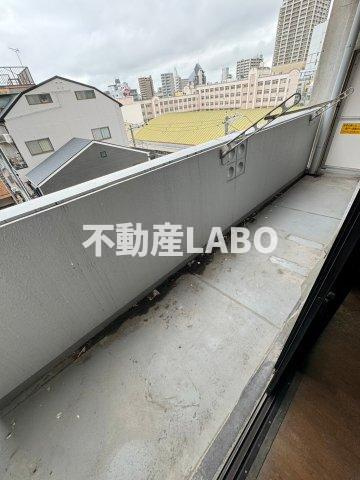 コージーコートのバルコニー