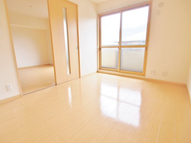 セジュール影橋　B棟の洋室