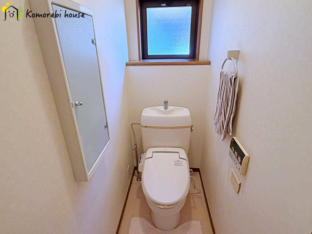 上尾市日の出一丁目　中古戸建てのトイレ|26.10.1　撮影済み
