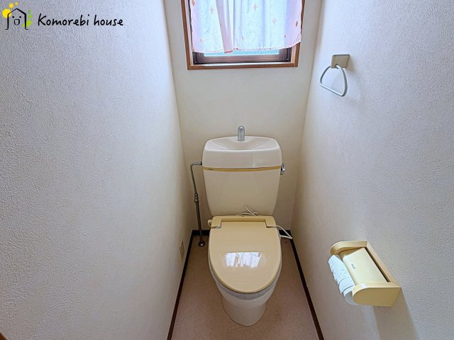 上尾市日の出一丁目　中古戸建てのトイレ|26.10.1　撮影済み