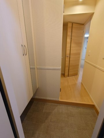 トレンタ氷室の玄関