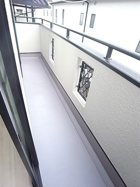 キアラ富松A棟のバルコニー