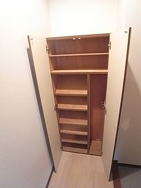 キアラ富松A棟の収納