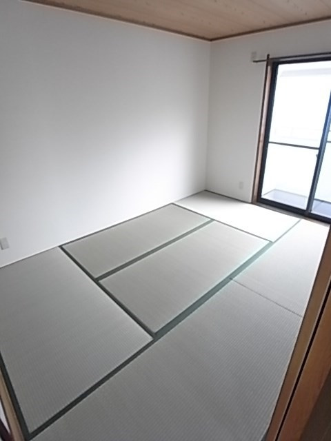 キアラ富松A棟の和室
