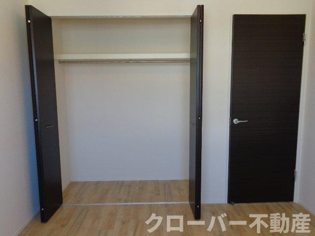 ショコラーデの収納|洋室のクローゼット
外観写真（昼）