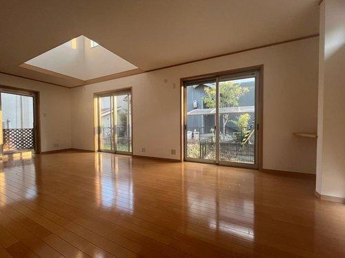 熊取町つばさが丘北3丁目戸建ての居間・リビング|使いやすい居間です