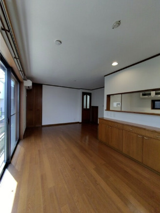 世田谷区桜上水３丁目戸建の居間・リビング