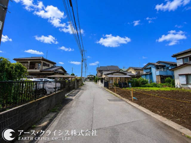 【前面道路含む現地写真】 | 野田市上花輪7期 | 風と光がやさしく巡る。朝のコーヒーも、午後の読書も、家族の団らんも、ぜんぶ光に包まれる時間。そんな日々をデザインしませんか♪