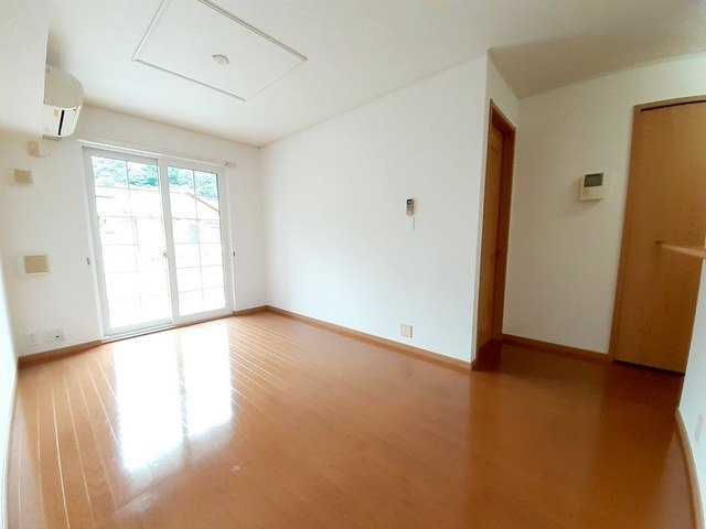 【居間・リビング】 | フォレステージⅡ | こちらの居間で趣味の時間をお楽しみください