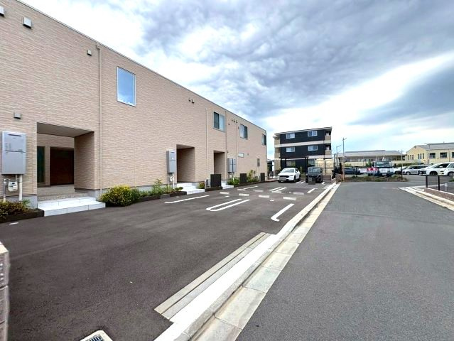 グラン　スペチアーレの駐車場