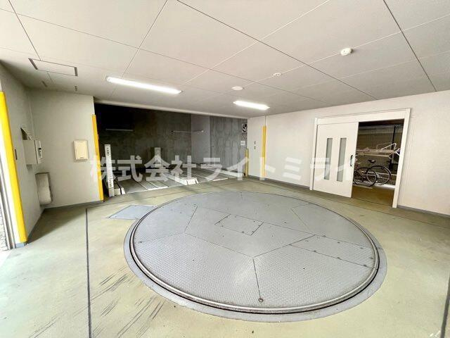 レジディア九段下の駐車場| 