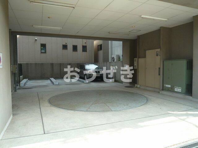 ベスト伊勢佐木町の駐車場