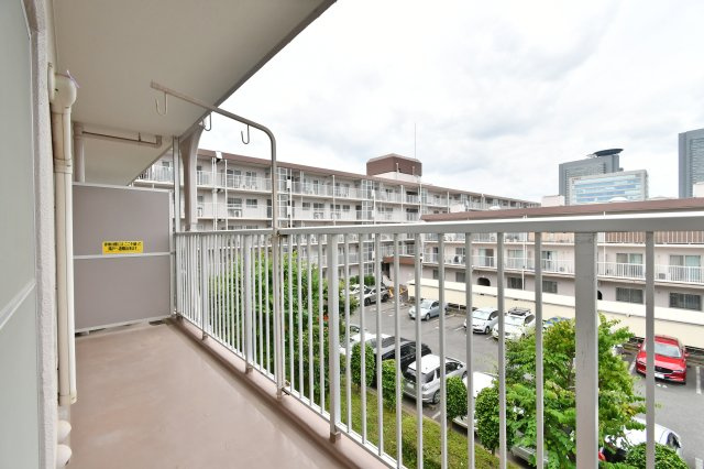 大宮平和台マンションA棟のバルコニー