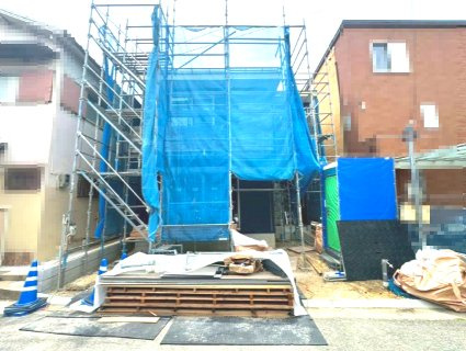 大久保町大窪の外観|建築工事が順調に進んでいます！完成が待ち遠しい新築戸建ですね♪