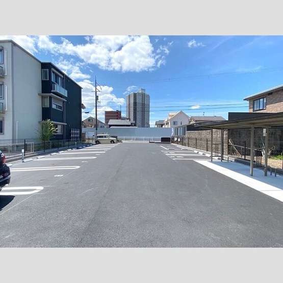 【駐車場】 | Grand Estate (グラン エスターテ) | 駐車場
