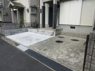 【駐車場】
