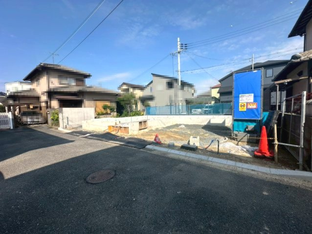 加古川市加古川町粟津の前面道路含む現地写真|前面道路との高低差も少なく、日々の生活も快適ですね♪