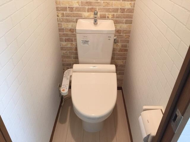 フラッツ東亜のトイレ|清潔感のあるトイレです