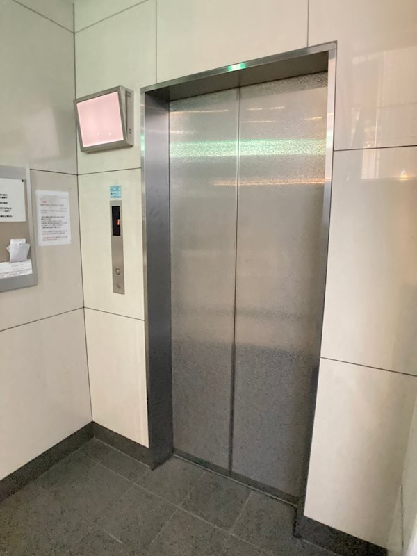 アドーラブル船場の外観