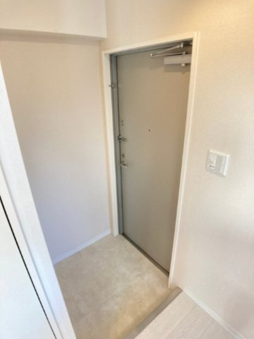 アドーラブル船場の玄関