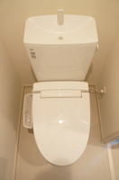 コンパクトで使いやすいトイレです