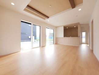 【区画図】 | 中央市西花輪 新築戸建 全2棟 1号棟 角地・太陽光パネル | １号棟区画図　北東角地　カースペース並列3台分