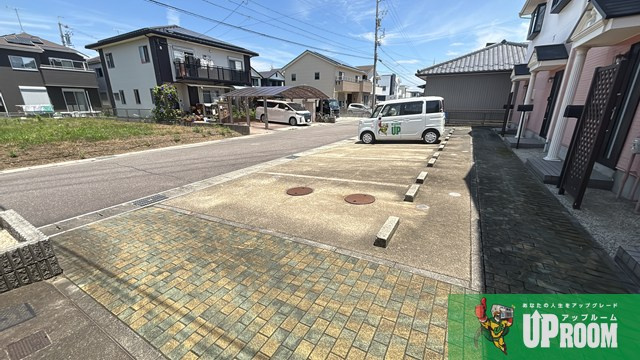 アペリーレ21の駐車場