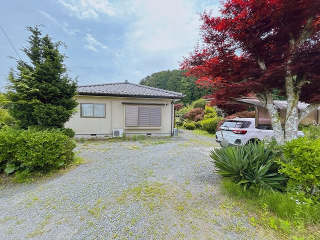 勿来町窪田大槻 陽当たり良好 中古平屋中古住宅 3LDK＋納戸 不動産プラスの駐車場|駐車場です。合計で3台駐車可能です。