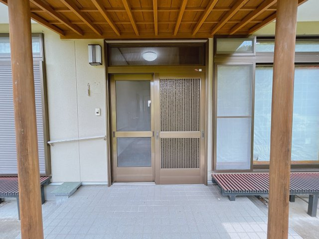 勿来町窪田大槻 陽当たり良好 中古平屋中古住宅 3LDK＋納戸 不動産プラスの玄関|玄関です。玄関は引き戸になっています。鍵交換を行います。