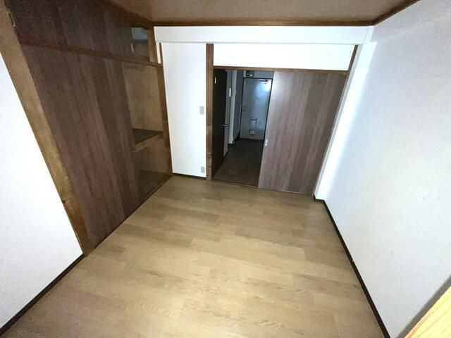 フローラルハイツの寝室