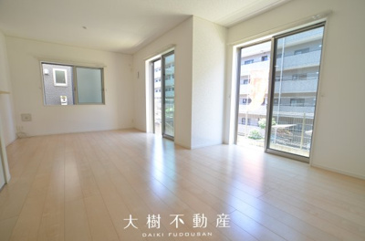 【居間・リビング】 | 海老名市上今泉３丁目　中古戸建て【仲介手数料無料】
