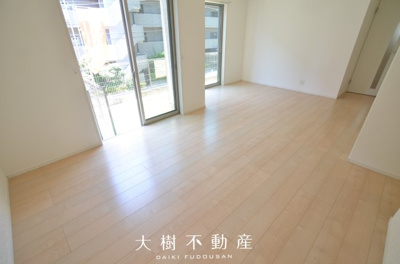 【居間・リビング】 | 海老名市上今泉３丁目　中古戸建て【仲介手数料無料】