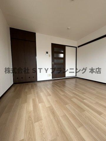 仲介手数料0円！メゾンミレーの居間・リビング