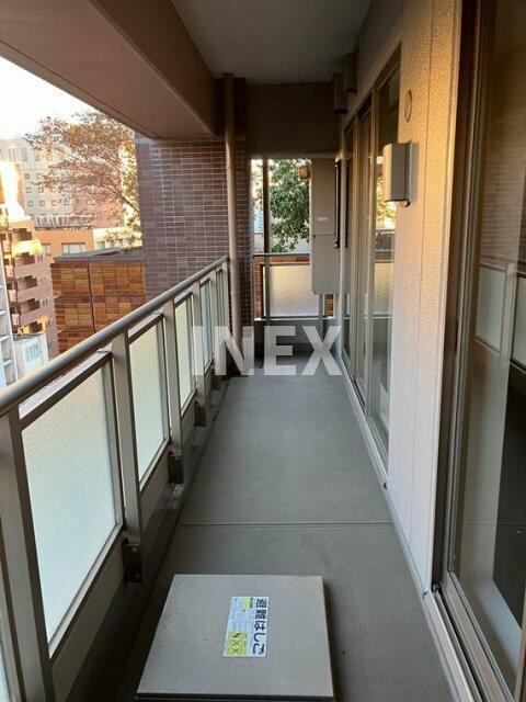 横浜市中区日本大通の賃貸マンションのバルコニー