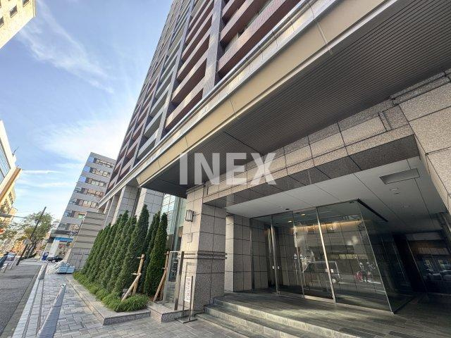 横浜市中区日本大通の賃貸マンションのエントランス