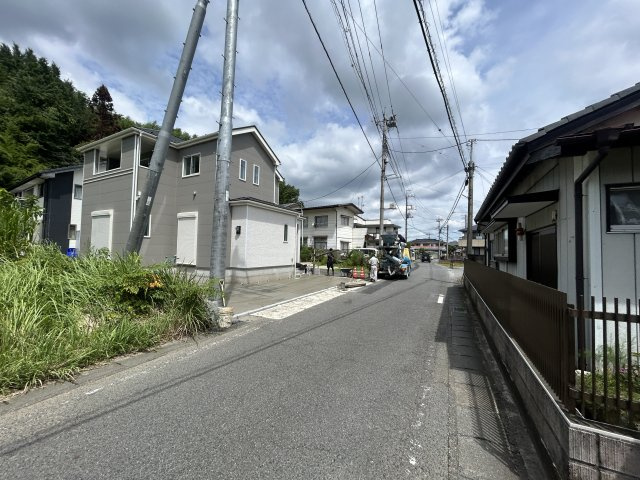 新築　高崎市乗附町　Heartful　Town　A号棟の前面道路含む現地写真|現地写真　北側接道幅員約4ｍ　東側接道幅員約5.2ｍ
