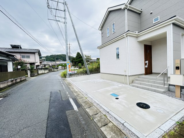 新築　高崎市乗附町　Heartful　Town　A号棟の前面道路含む現地写真|現地写真　北側接道幅員約4ｍ　東側接道幅員約5.2ｍ