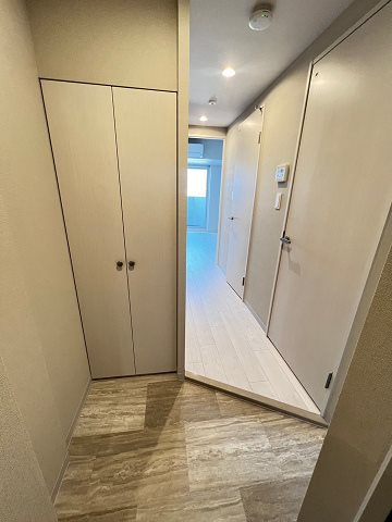 ファーストフィオーレ尼崎ウエストの玄関