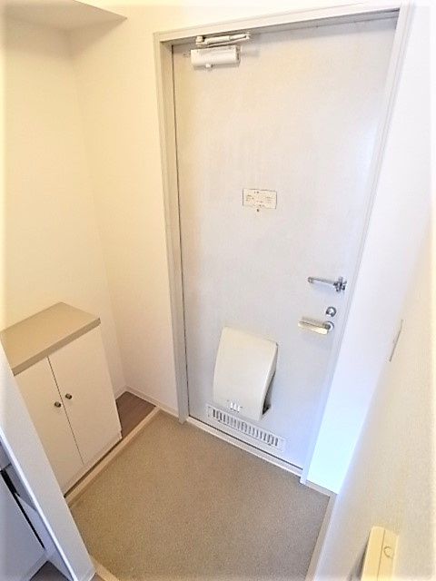 甲南ハイツの玄関