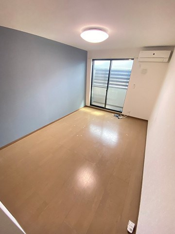 MORES VILLA 上ヶ原の居間・リビング