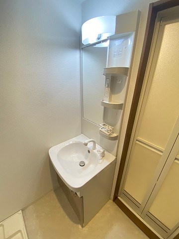 MORES VILLA 上ヶ原の洗面所