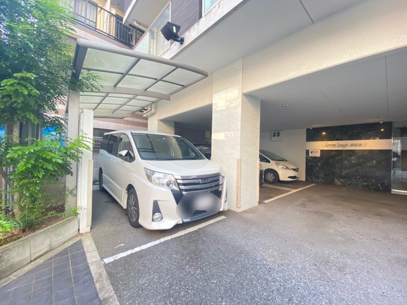大阪市浪速区戎本町１丁目の賃貸マンションの駐車場|車をお持ちの方に嬉しい駐車場付きの物件です