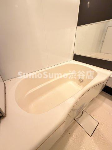 ストーリア神宮前の浴室|落ち着いた空間のお風呂です