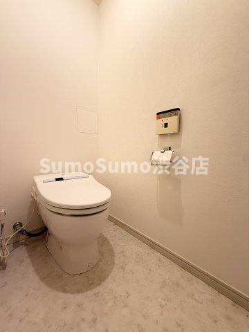 ストーリア神宮前のトイレ|シンプルで使いやすいトイレです