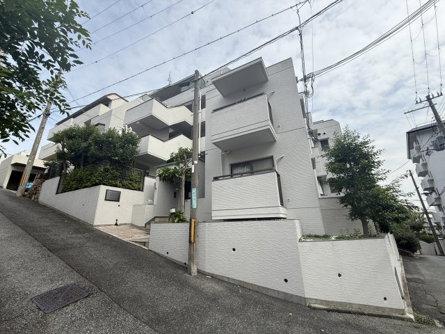 ミストラル芦屋東山の外観