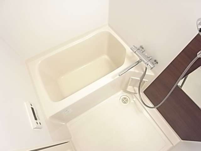 エステムコートみなと元町THE　FIRSTの浴室