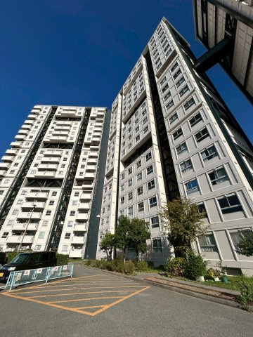 芦屋浜高層（若葉） 1号棟の外観